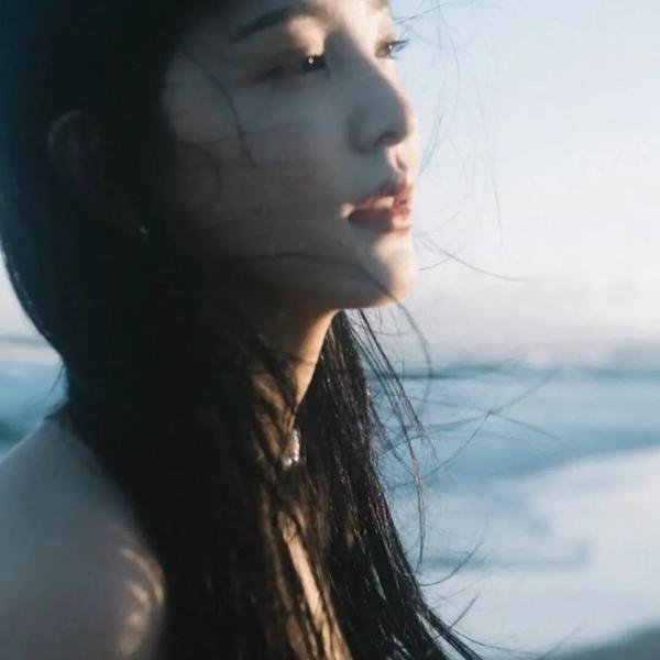 枕边诡影